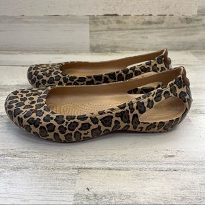 CROCS Tan Grey Black Leopard Shoes 7